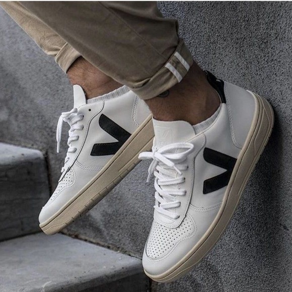 Veja Other - Veja V 10 Lace Up Sneaker sz 10